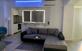 Black&White Suites