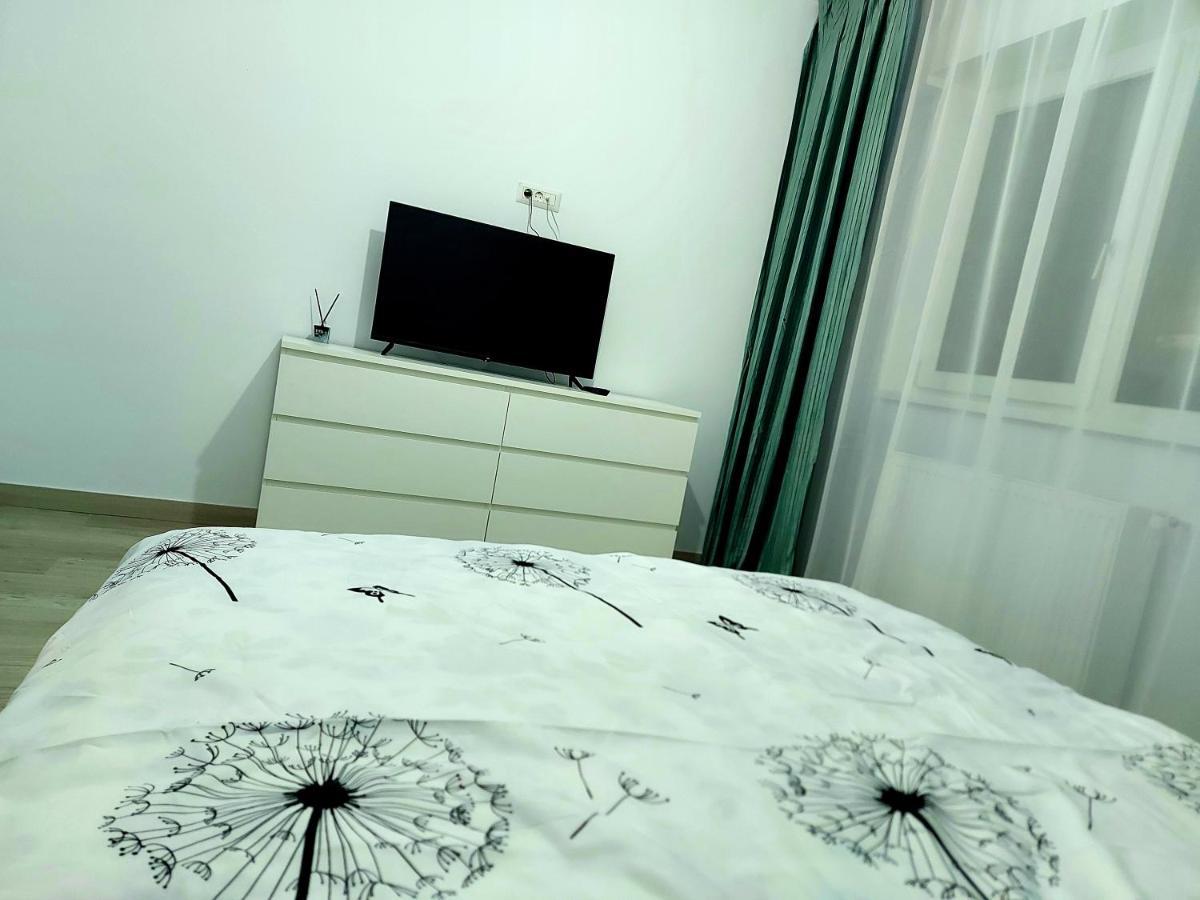 Black&White Suites Крайова Екстериор снимка