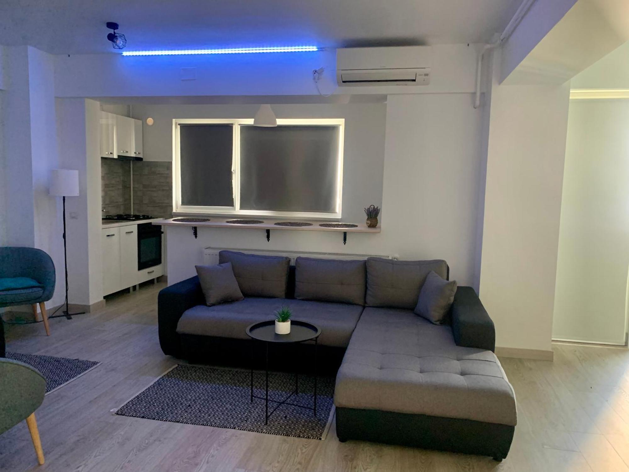 Black&White Suites Крайова Екстериор снимка